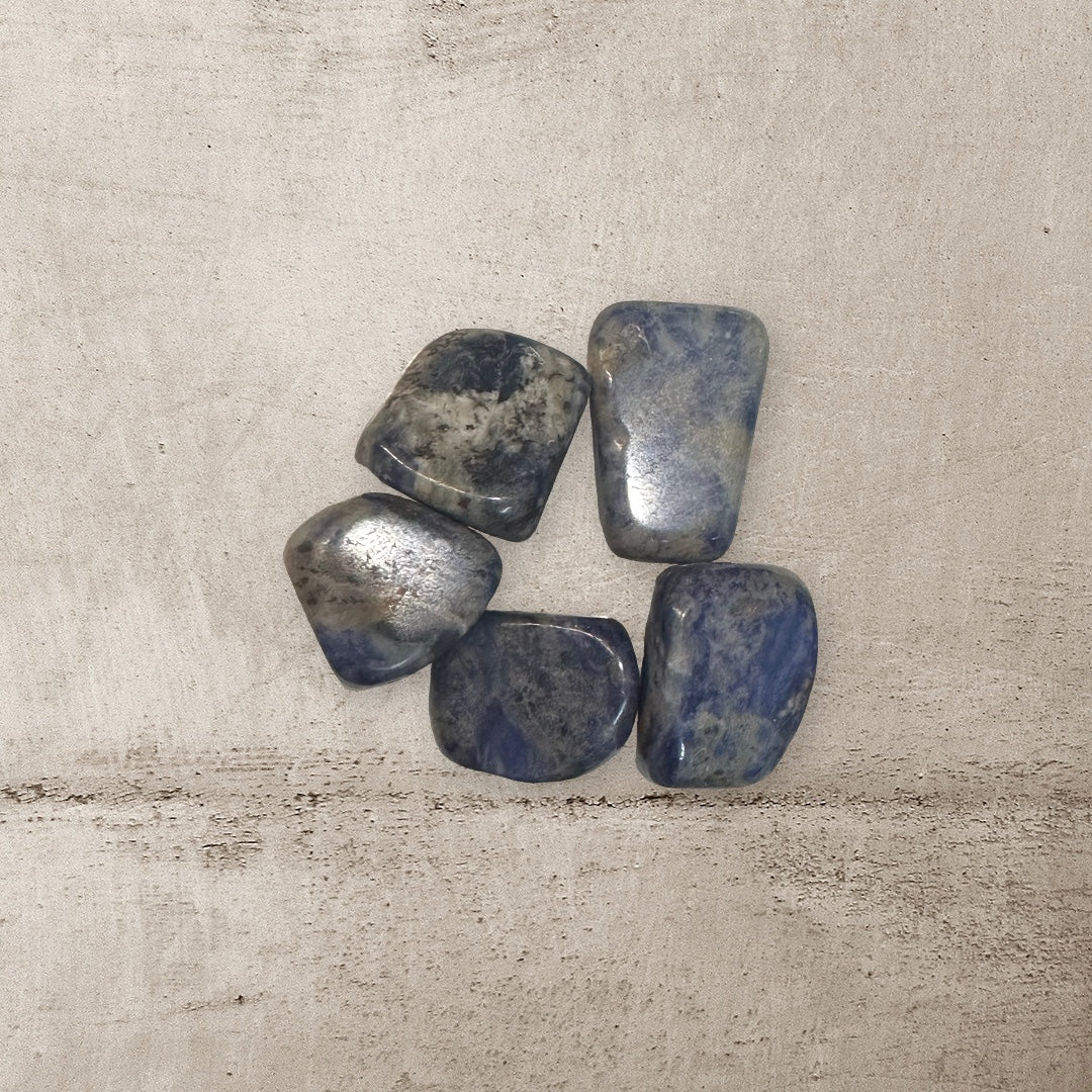 tumbled lapis lazuli stones